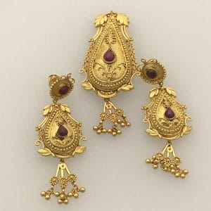 Marriage Jewelry from India sold by fine estate